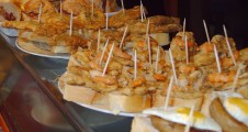 1200px-Pinchos_bermeo_2